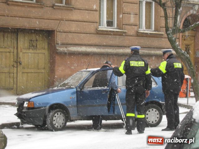 Zdjęcie w galerii na portalu naszraciborz.pl: Kraksa na Staszica wiadomości z regionu