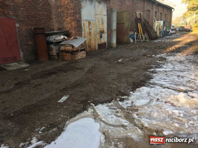 Zdjęcie w galerii na portalu naszraciborz.pl: Komunikat Starostwa Powiatowego. Odpady w Raciborzu-Brzeziu przy Zakładowej gromadzono nielegalnie! wiadomości z regionu