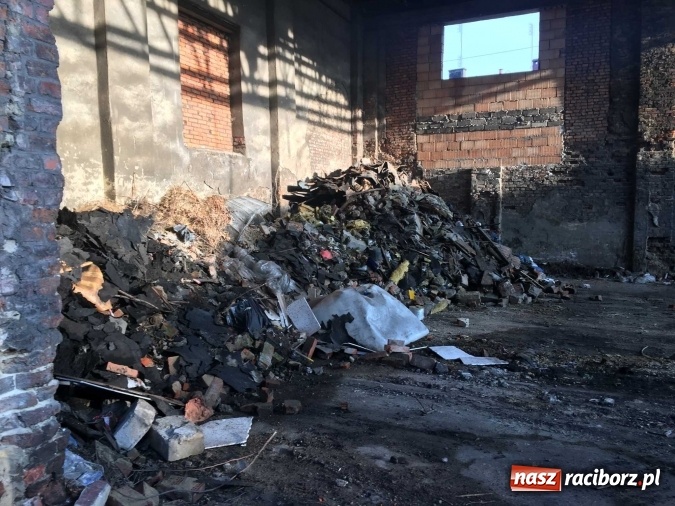 Zdjęcie w galerii na portalu naszraciborz.pl: Komunikat Starostwa Powiatowego. Odpady w Raciborzu-Brzeziu przy Zakładowej gromadzono nielegalnie! wiadomości z regionu