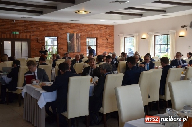 Zdjęcie w galerii na portalu naszraciborz.pl: Udział funduszu w konwencie wójtów, burmistrzów i starostów  wiadomości z regionu