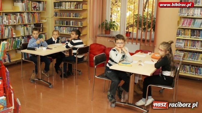 Zdjęcie w galerii na portalu naszraciborz.pl: Być Mistrzem Kaligrafii, czyli IV Powiatowy Konkurs Pięknego Pisania w bibliotece wiadomości z regionu