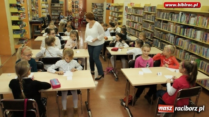 Zdjęcie w galerii na portalu naszraciborz.pl: Być Mistrzem Kaligrafii, czyli IV Powiatowy Konkurs Pięknego Pisania w bibliotece wiadomości z regionu