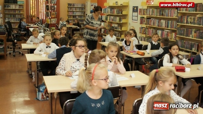 Zdjęcie w galerii na portalu naszraciborz.pl: Być Mistrzem Kaligrafii, czyli IV Powiatowy Konkurs Pięknego Pisania w bibliotece wiadomości z regionu