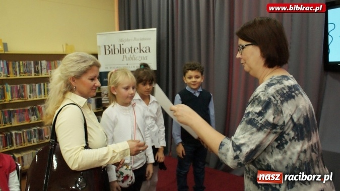 Zdjęcie w galerii na portalu naszraciborz.pl: Być Mistrzem Kaligrafii, czyli IV Powiatowy Konkurs Pięknego Pisania w bibliotece wiadomości z regionu
