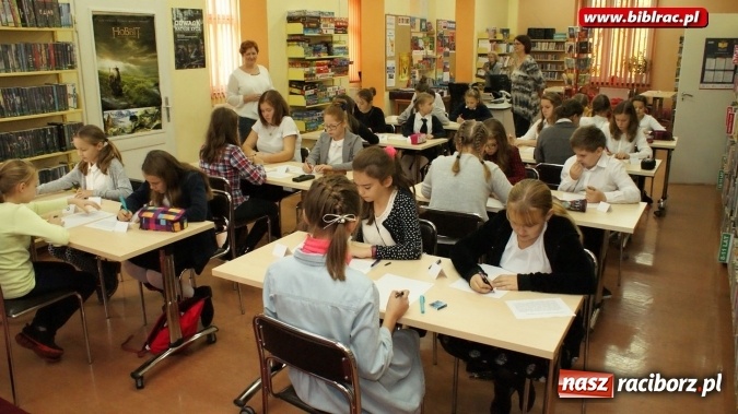 Zdjęcie w galerii na portalu naszraciborz.pl: Być Mistrzem Kaligrafii, czyli IV Powiatowy Konkurs Pięknego Pisania w bibliotece wiadomości z regionu