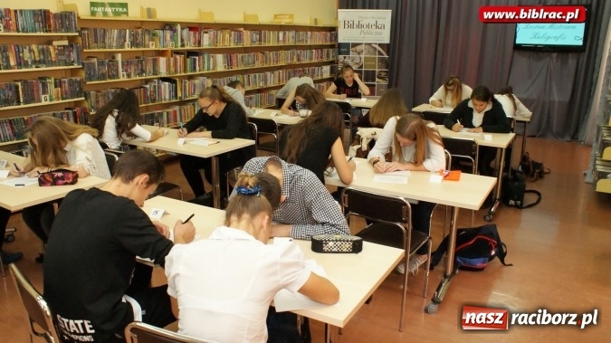 Zdjęcie w galerii na portalu naszraciborz.pl: Być Mistrzem Kaligrafii, czyli IV Powiatowy Konkurs Pięknego Pisania w bibliotece wiadomości z regionu