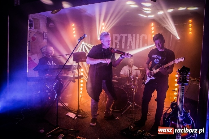 Zdjęcie w galerii na portalu naszraciborz.pl: Festiwal Wiatraki w muzycznej odsłonie na Końcu Świata wiadomości z regionu