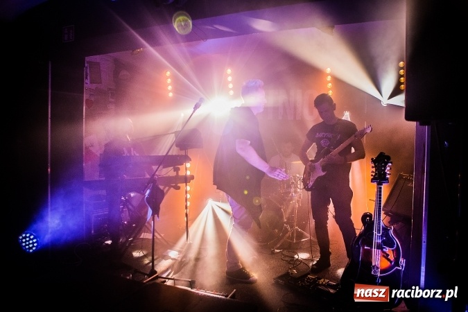 Zdjęcie w galerii na portalu naszraciborz.pl: Festiwal Wiatraki w muzycznej odsłonie na Końcu Świata wiadomości z regionu