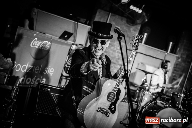 Zdjęcie w galerii na portalu naszraciborz.pl: Michał Milowicz i Chłopaki nie płacą zagrali w Piwnicy wiadomości z regionu