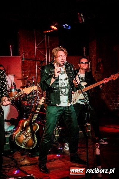 Zdjęcie w galerii na portalu naszraciborz.pl: Michał Milowicz i Chłopaki nie płacą zagrali w Piwnicy wiadomości z regionu