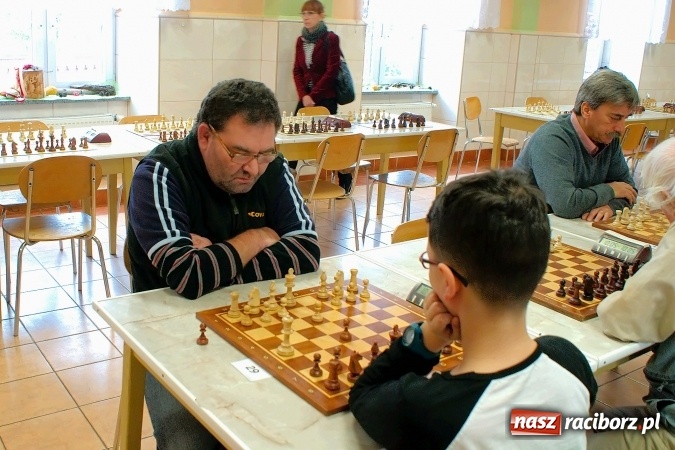 Zdjęcie w galerii na portalu naszraciborz.pl: XII Międzynarodowy Memoriał Szachowy im. Wiesława Hanczarka w Raciborzu. Sprawdź wyniki! wiadomości z regionu