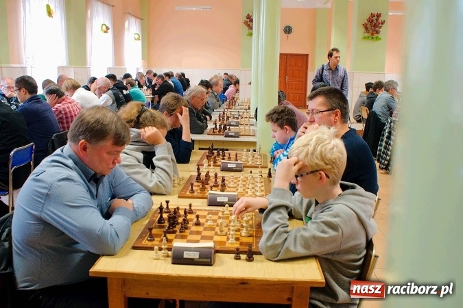 Zdjęcie w galerii na portalu naszraciborz.pl: XII Międzynarodowy Memoriał Szachowy im. Wiesława Hanczarka w Raciborzu. Sprawdź wyniki! wiadomości z regionu