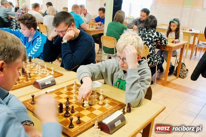 Zdjęcie w galerii na portalu naszraciborz.pl: XII Międzynarodowy Memoriał Szachowy im. Wiesława Hanczarka w Raciborzu. Sprawdź wyniki! wiadomości z regionu