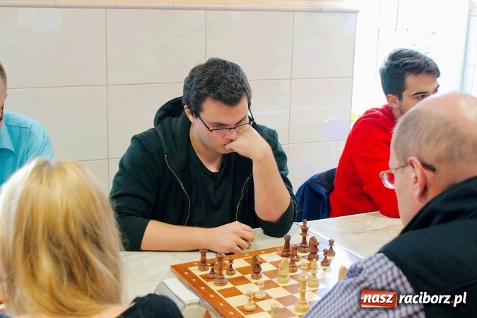 Zdjęcie w galerii na portalu naszraciborz.pl: XII Międzynarodowy Memoriał Szachowy im. Wiesława Hanczarka w Raciborzu. Sprawdź wyniki! wiadomości z regionu