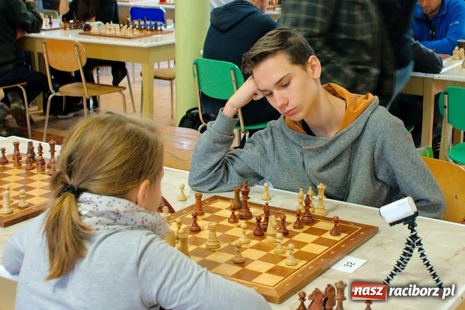 Zdjęcie w galerii na portalu naszraciborz.pl: XII Międzynarodowy Memoriał Szachowy im. Wiesława Hanczarka w Raciborzu. Sprawdź wyniki! wiadomości z regionu