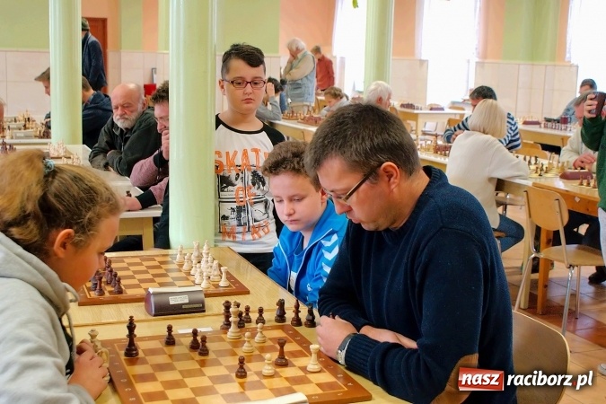 Zdjęcie w galerii na portalu naszraciborz.pl: XII Międzynarodowy Memoriał Szachowy im. Wiesława Hanczarka w Raciborzu. Sprawdź wyniki! wiadomości z regionu