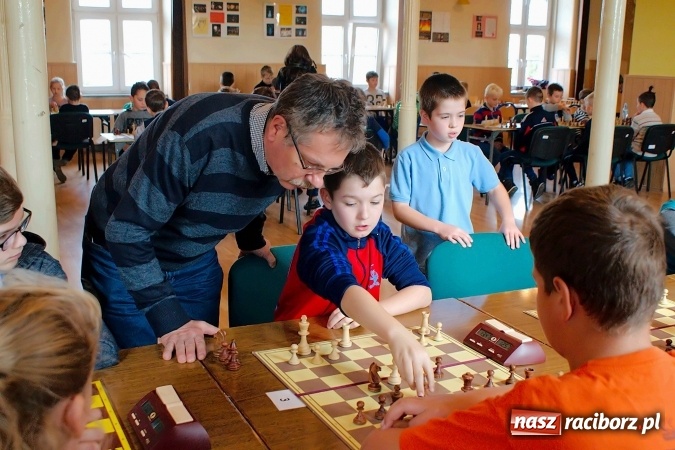 Zdjęcie w galerii na portalu naszraciborz.pl: XII Międzynarodowy Memoriał Szachowy im. Wiesława Hanczarka w Raciborzu. Sprawdź wyniki! wiadomości z regionu