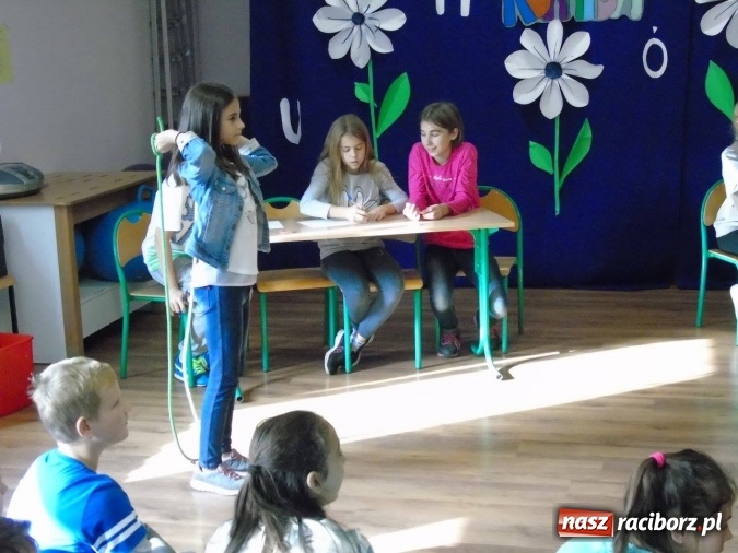 Zdjęcie w galerii na portalu naszraciborz.pl: Wielka walka z bykami - ortograficzna corrida w SP18 wiadomości z regionu