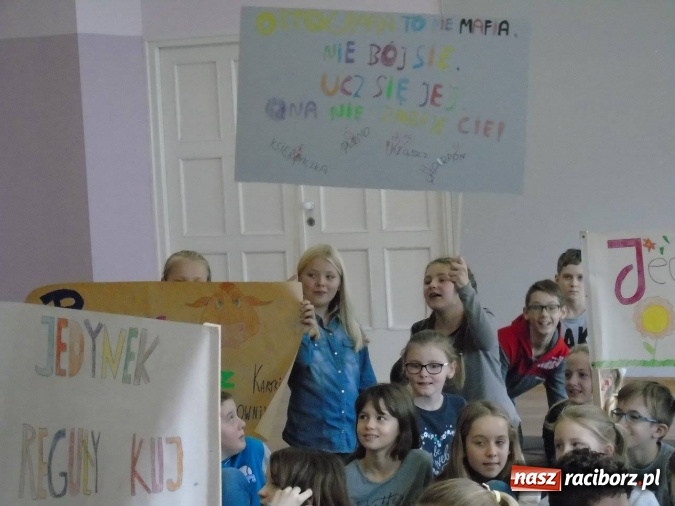 Zdjęcie w galerii na portalu naszraciborz.pl: Wielka walka z bykami - ortograficzna corrida w SP18 wiadomości z regionu