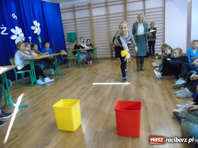 Zdjęcie w galerii na portalu naszraciborz.pl: Wielka walka z bykami - ortograficzna corrida w SP18 wiadomości z regionu