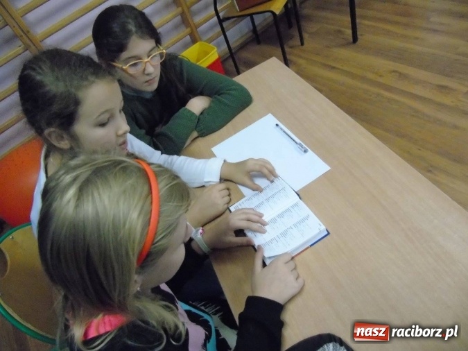 Zdjęcie w galerii na portalu naszraciborz.pl: Wielka walka z bykami - ortograficzna corrida w SP18 wiadomości z regionu