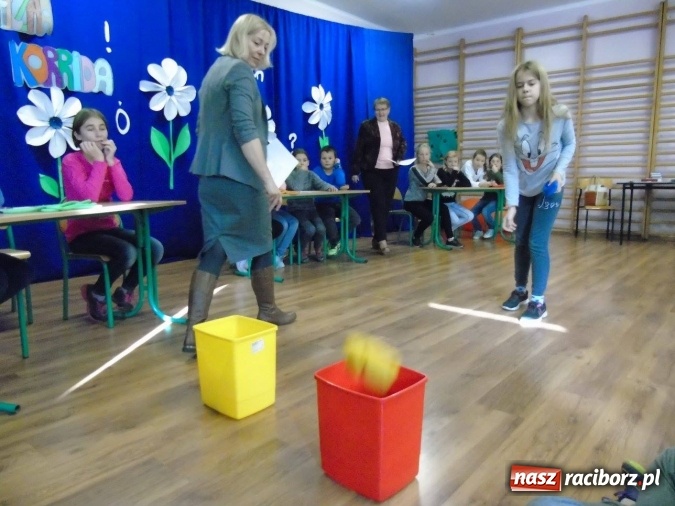 Zdjęcie w galerii na portalu naszraciborz.pl: Wielka walka z bykami - ortograficzna corrida w SP18 wiadomości z regionu