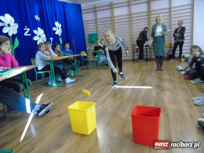 Zdjęcie w galerii na portalu naszraciborz.pl: Wielka walka z bykami - ortograficzna corrida w SP18 wiadomości z regionu