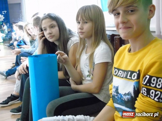 Zdjęcie w galerii na portalu naszraciborz.pl: Wielka walka z bykami - ortograficzna corrida w SP18 wiadomości z regionu