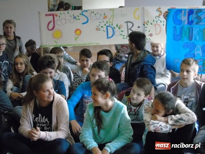 Zdjęcie w galerii na portalu naszraciborz.pl: Wielka walka z bykami - ortograficzna corrida w SP18 wiadomości z regionu