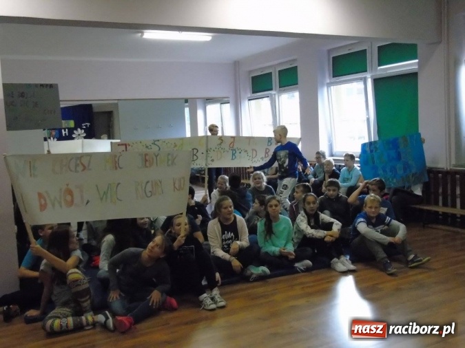 Zdjęcie w galerii na portalu naszraciborz.pl: Wielka walka z bykami - ortograficzna corrida w SP18 wiadomości z regionu