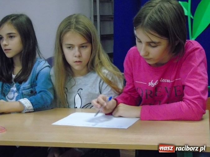 Zdjęcie w galerii na portalu naszraciborz.pl: Wielka walka z bykami - ortograficzna corrida w SP18 wiadomości z regionu