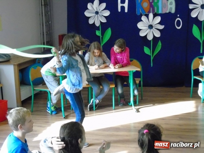 Zdjęcie w galerii na portalu naszraciborz.pl: Wielka walka z bykami - ortograficzna corrida w SP18 wiadomości z regionu