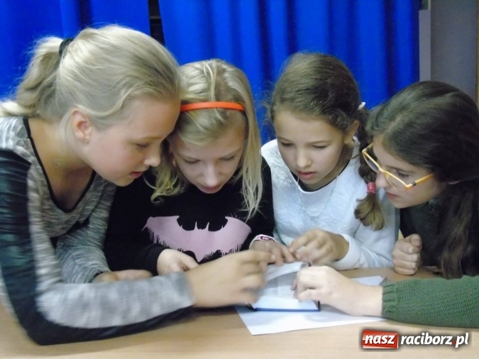 Zdjęcie w galerii na portalu naszraciborz.pl: Wielka walka z bykami - ortograficzna corrida w SP18 wiadomości z regionu