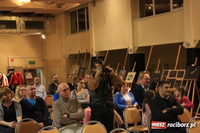 Zdjęcie w galerii na portalu naszraciborz.pl: Armenia, jakiej nie znamy. Wiecz&oacute;r ormiański w Krzanowicach wiadomości z regionu