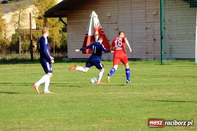 Zdjęcie w galerii na portalu naszraciborz.pl: Rudzki Buk uległ osłabionym Łabędom wiadomości z regionu
