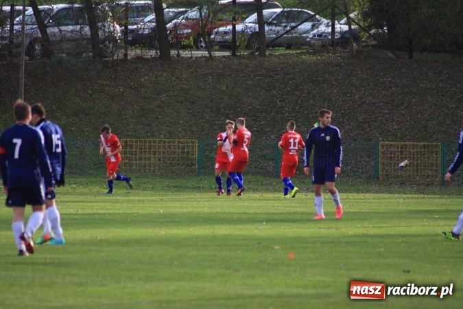 Zdjęcie w galerii na portalu naszraciborz.pl: Rudzki Buk uległ osłabionym Łabędom wiadomości z regionu