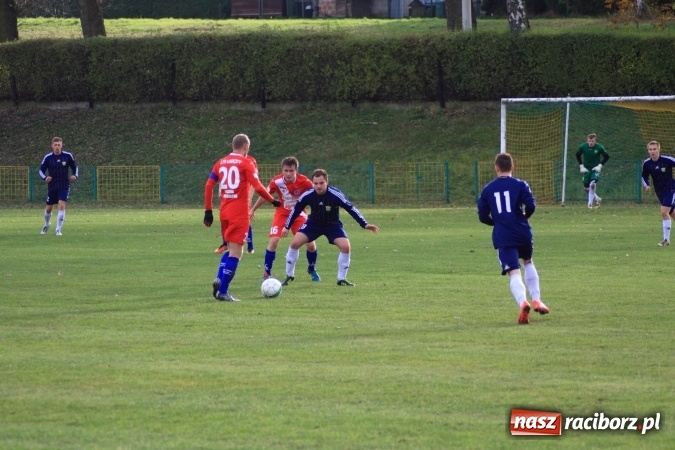 Zdjęcie w galerii na portalu naszraciborz.pl: Rudzki Buk uległ osłabionym Łabędom wiadomości z regionu