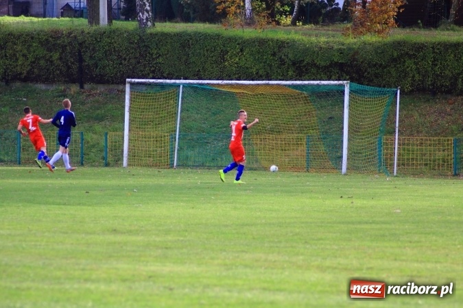Zdjęcie w galerii na portalu naszraciborz.pl: Rudzki Buk uległ osłabionym Łabędom wiadomości z regionu