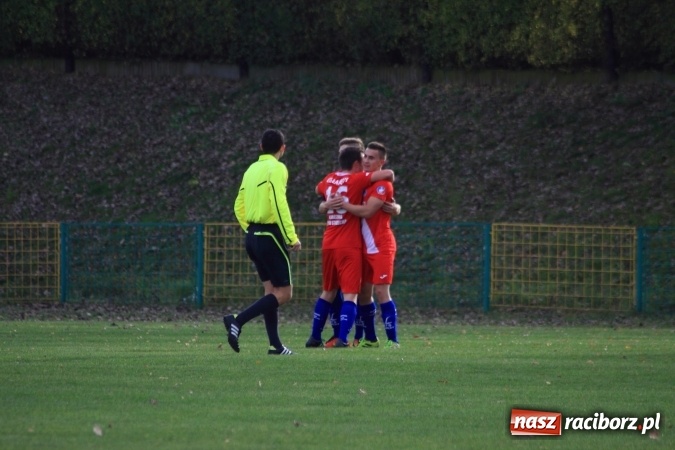 Zdjęcie w galerii na portalu naszraciborz.pl: Rudzki Buk uległ osłabionym Łabędom wiadomości z regionu