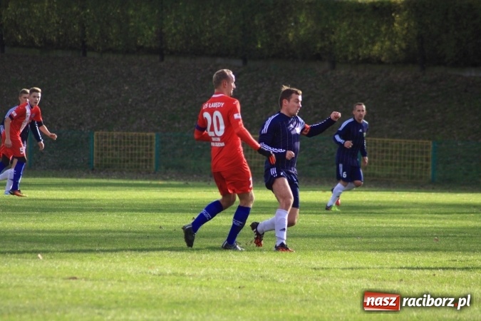 Zdjęcie w galerii na portalu naszraciborz.pl: Rudzki Buk uległ osłabionym Łabędom wiadomości z regionu