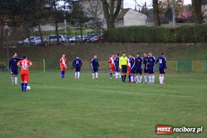 Zdjęcie w galerii na portalu naszraciborz.pl: Rudzki Buk uległ osłabionym Łabędom wiadomości z regionu