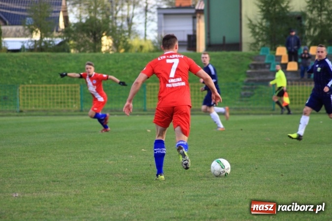 Zdjęcie w galerii na portalu naszraciborz.pl: Rudzki Buk uległ osłabionym Łabędom wiadomości z regionu
