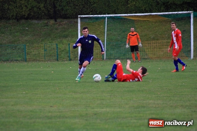 Zdjęcie w galerii na portalu naszraciborz.pl: Rudzki Buk uległ osłabionym Łabędom wiadomości z regionu