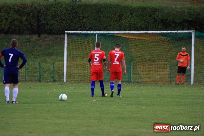 Zdjęcie w galerii na portalu naszraciborz.pl: Rudzki Buk uległ osłabionym Łabędom wiadomości z regionu
