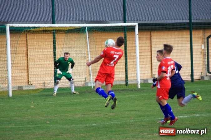 Zdjęcie w galerii na portalu naszraciborz.pl: Rudzki Buk uległ osłabionym Łabędom wiadomości z regionu