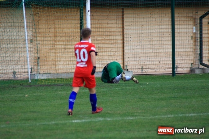 Zdjęcie w galerii na portalu naszraciborz.pl: Rudzki Buk uległ osłabionym Łabędom wiadomości z regionu