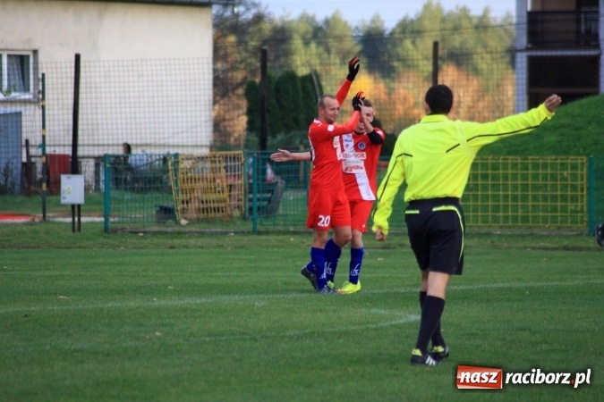 Zdjęcie w galerii na portalu naszraciborz.pl: Rudzki Buk uległ osłabionym Łabędom wiadomości z regionu