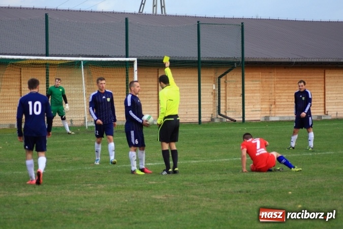 Zdjęcie w galerii na portalu naszraciborz.pl: Rudzki Buk uległ osłabionym Łabędom wiadomości z regionu