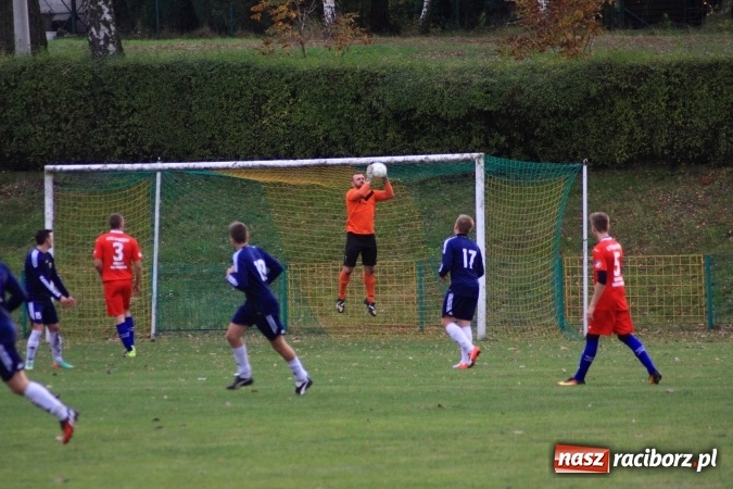 Zdjęcie w galerii na portalu naszraciborz.pl: Rudzki Buk uległ osłabionym Łabędom wiadomości z regionu