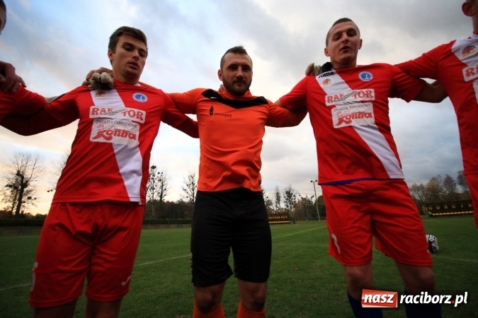 Zdjęcie w galerii na portalu naszraciborz.pl: Rudzki Buk uległ osłabionym Łabędom wiadomości z regionu